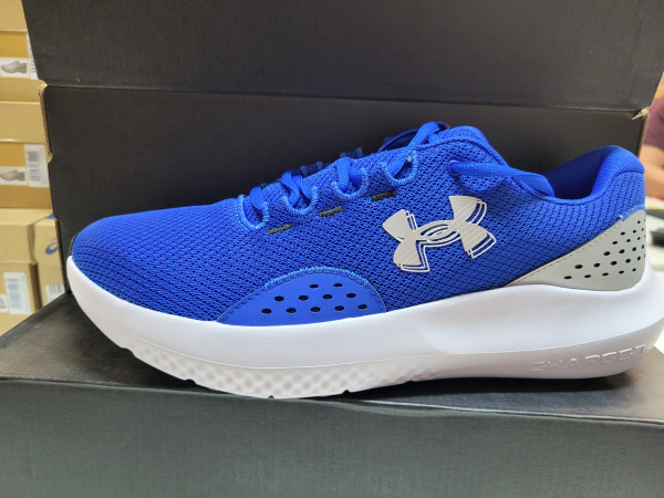 Under Armour UA Charged Surge 4 - maat 41- Heren Sportschoenen