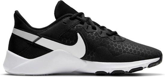 Nike Legend Essential 2 -maat 37.5- Sportschoenen Dames